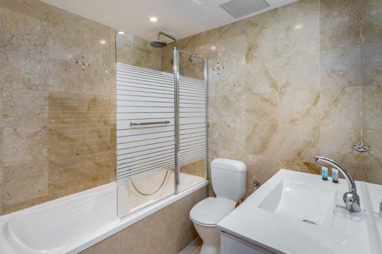 Dizengoff Square Superb 1 Bedroom With Balcony * Tel Aviv