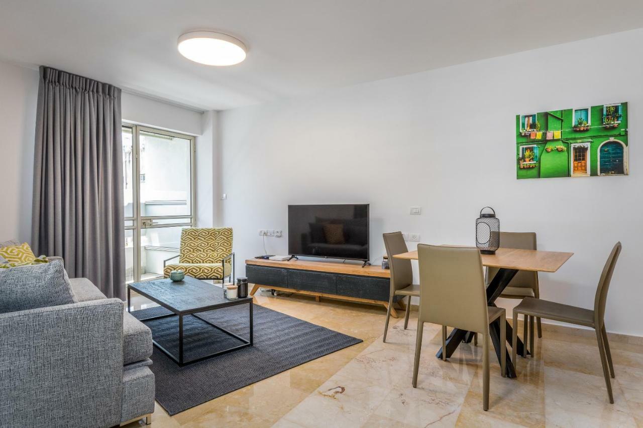 Dizengoff Square Superb 1 Bedroom With Balcony Apartment *