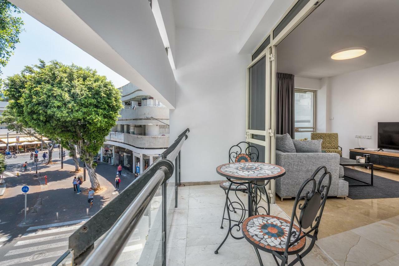 Dizengoff Square Superb 1 Bedroom With Balcony * Tel Aviv